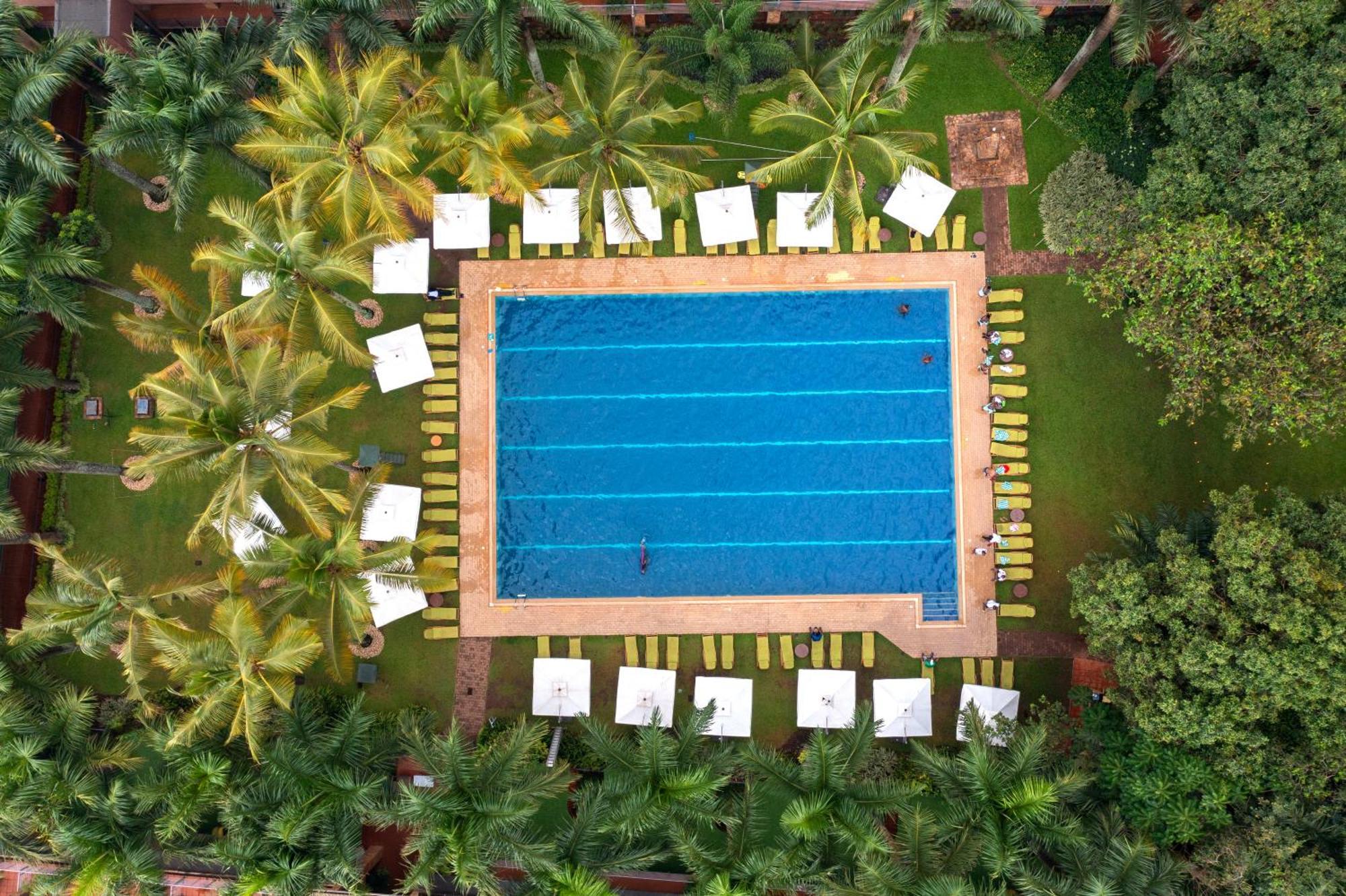 Kabira Country Club Hotel Kampala Exterior photo