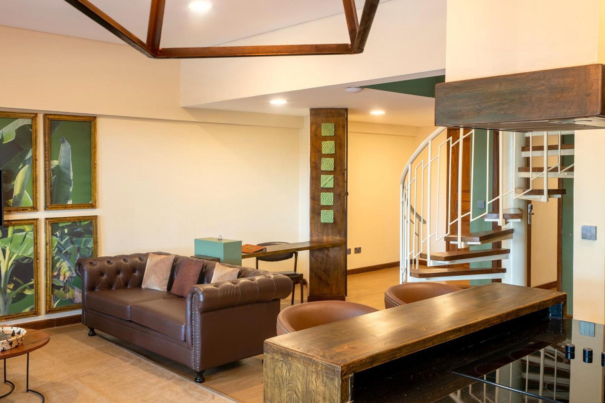 Kabira Country Club Hotel Kampala Exterior photo
